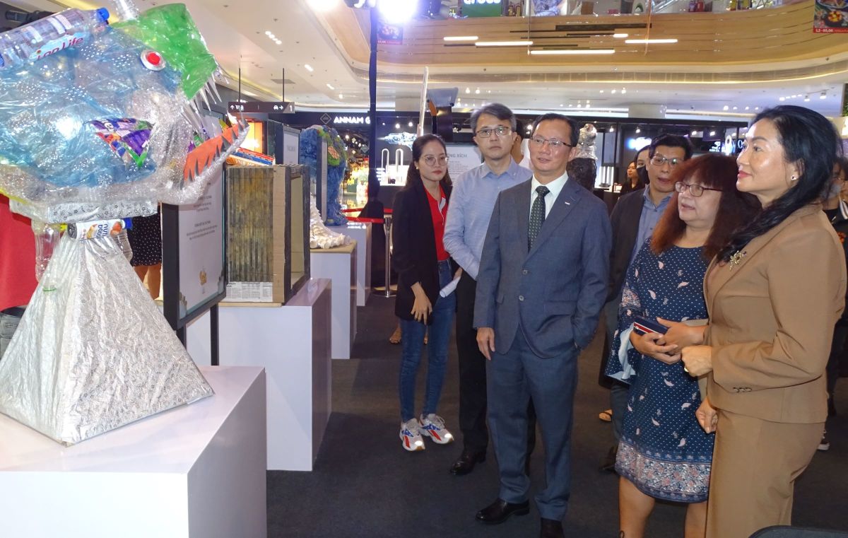 Những tác phẩm tạo hình từ vật liệu tái chế
