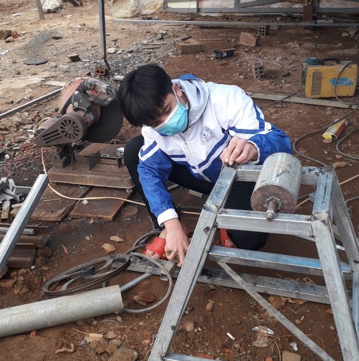 Kon Tum: Sáng chế thiết bị “Chẻ mỏng măng bán tự động”