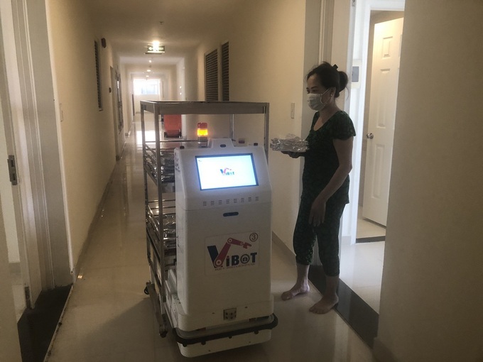 Robot Vibot hỗ trợ chống dịch tại TP HCM